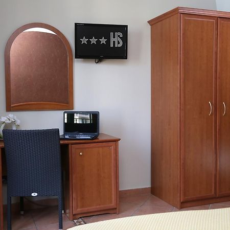 Hotel Stefano A Melito Melito di Napoli ภายนอก รูปภาพ