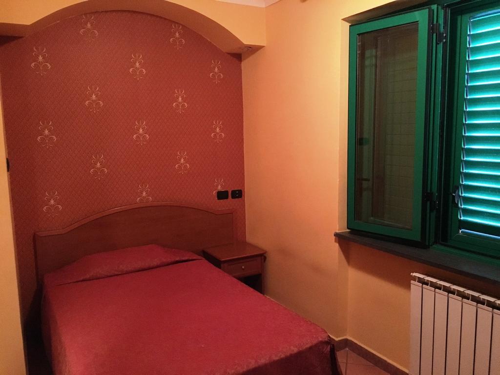 Hotel Stefano A Melito Melito di Napoli ภายนอก รูปภาพ
