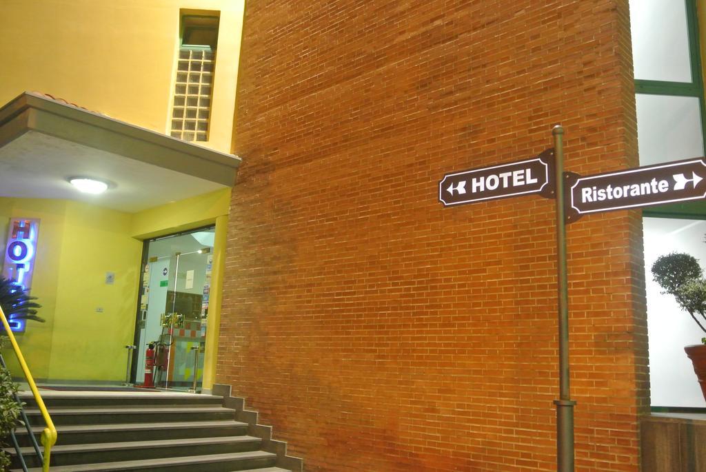 Hotel Stefano A Melito Melito di Napoli ภายนอก รูปภาพ