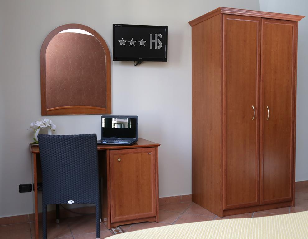 Hotel Stefano A Melito Melito di Napoli ภายนอก รูปภาพ