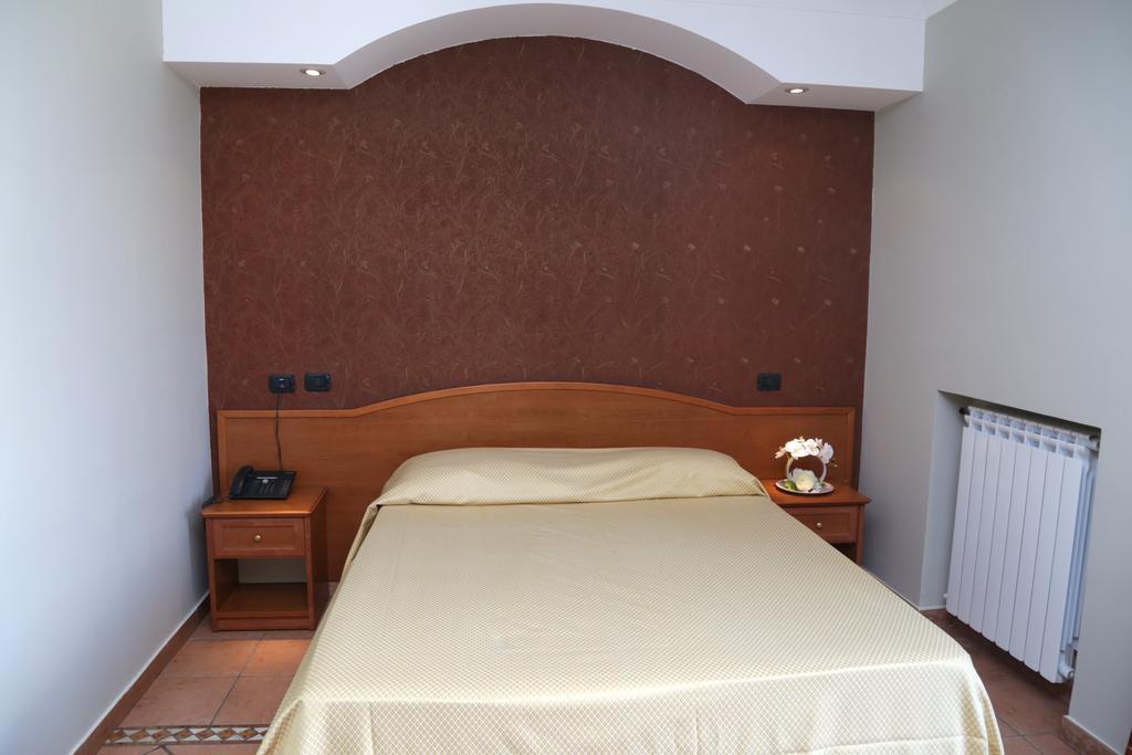 Hotel Stefano A Melito Melito di Napoli ภายนอก รูปภาพ