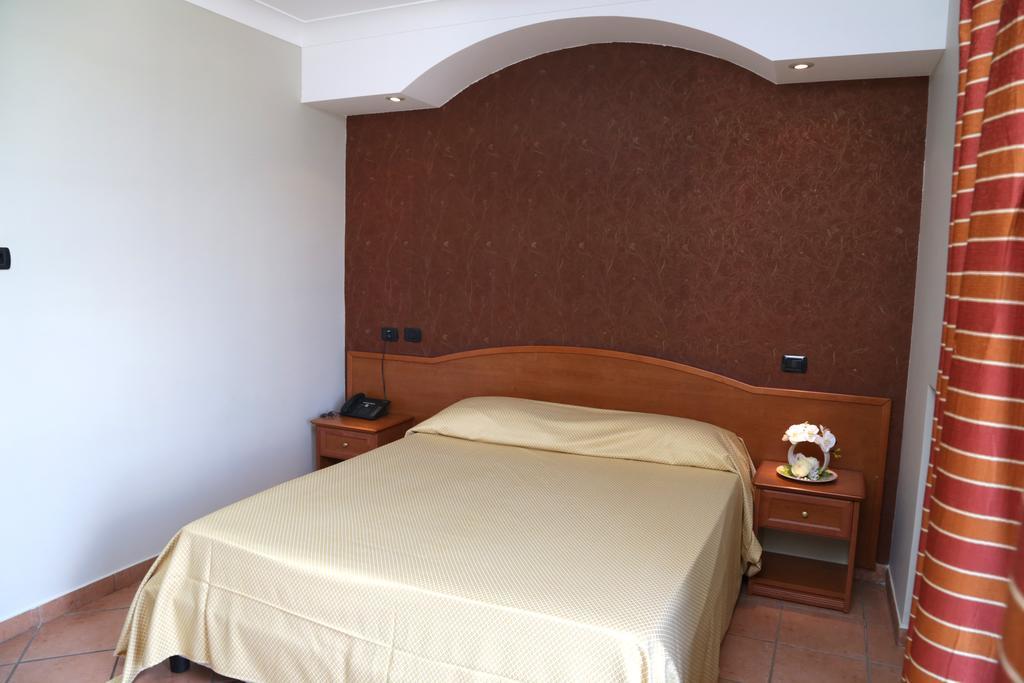 Hotel Stefano A Melito Melito di Napoli ภายนอก รูปภาพ