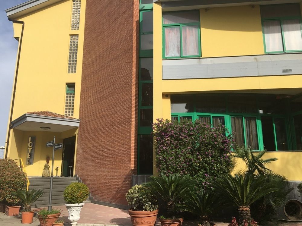 Hotel Stefano A Melito Melito di Napoli ภายนอก รูปภาพ