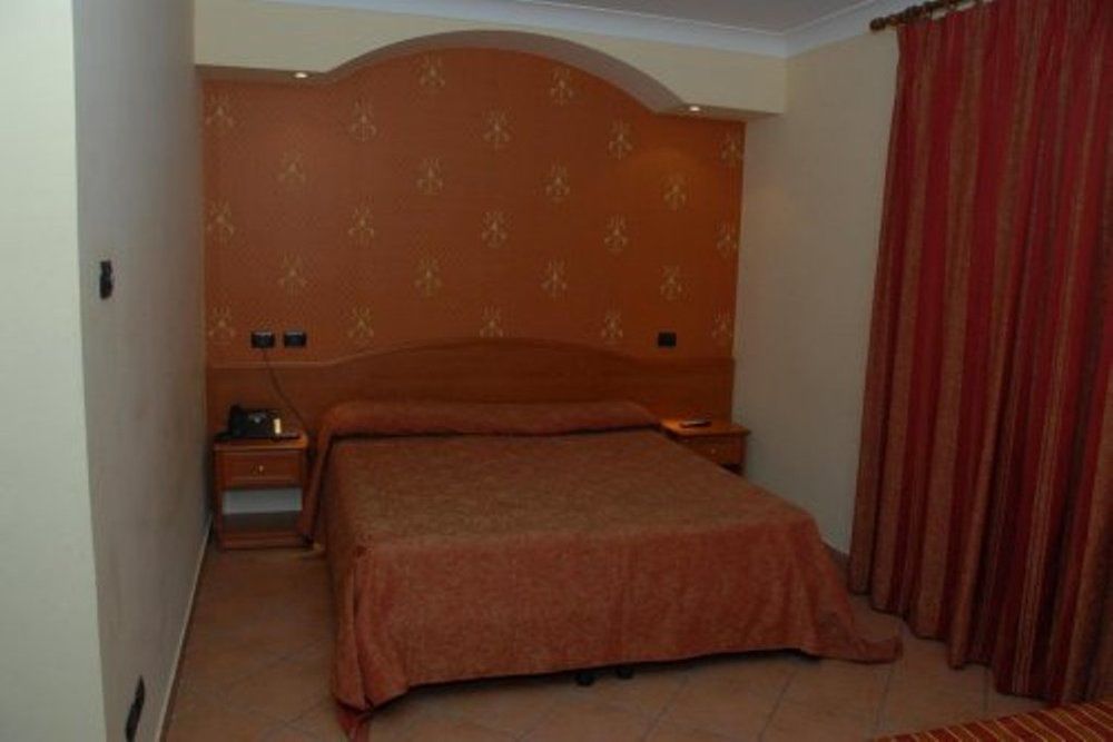 Hotel Stefano A Melito Melito di Napoli ภายนอก รูปภาพ