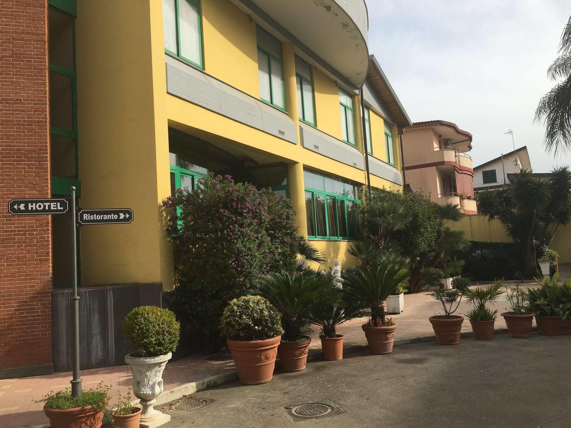 Hotel Stefano A Melito Melito di Napoli ภายนอก รูปภาพ