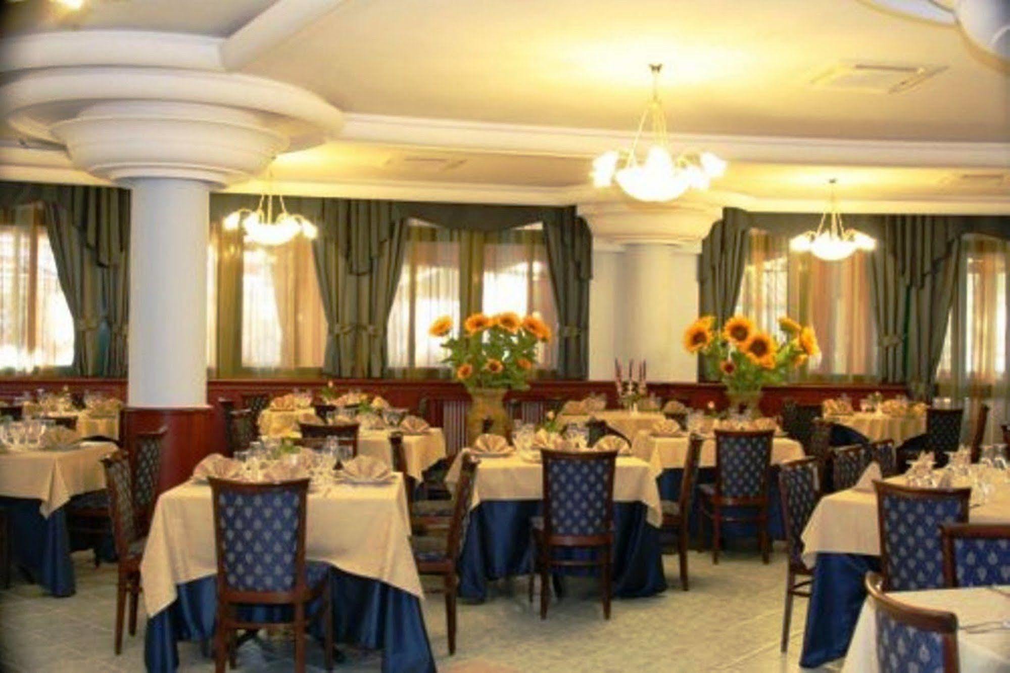 Hotel Stefano A Melito Melito di Napoli ภายนอก รูปภาพ