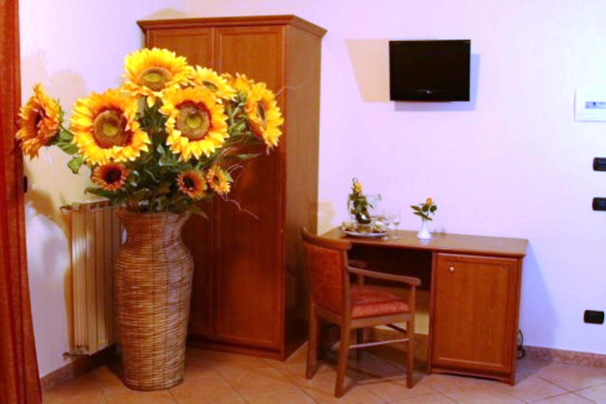 Hotel Stefano A Melito Melito di Napoli ภายนอก รูปภาพ