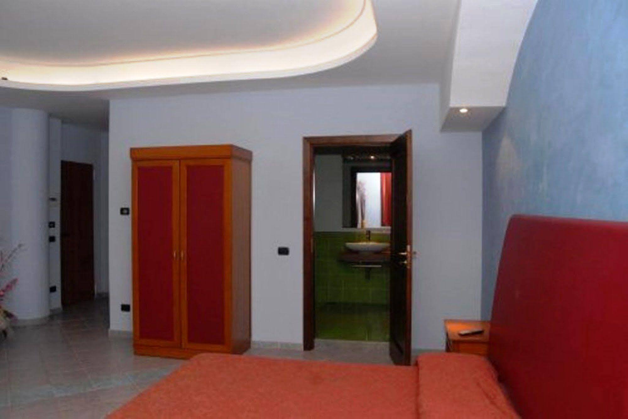 Hotel Stefano A Melito Melito di Napoli ภายนอก รูปภาพ